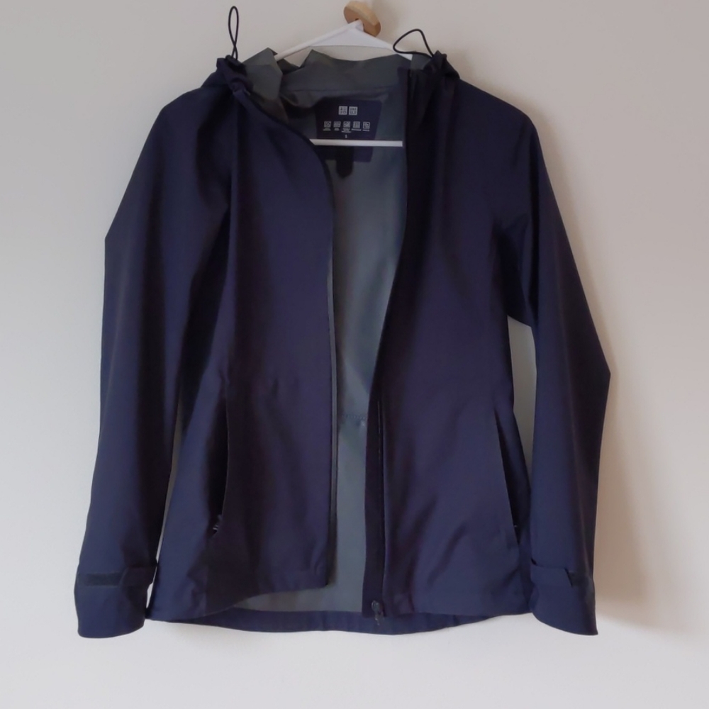 Uniqlo Block tech Jacket water wind resistant